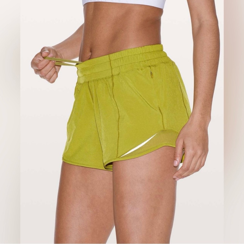 Women’s Lululemon Hotty Hot HR Short 2.5” Lined